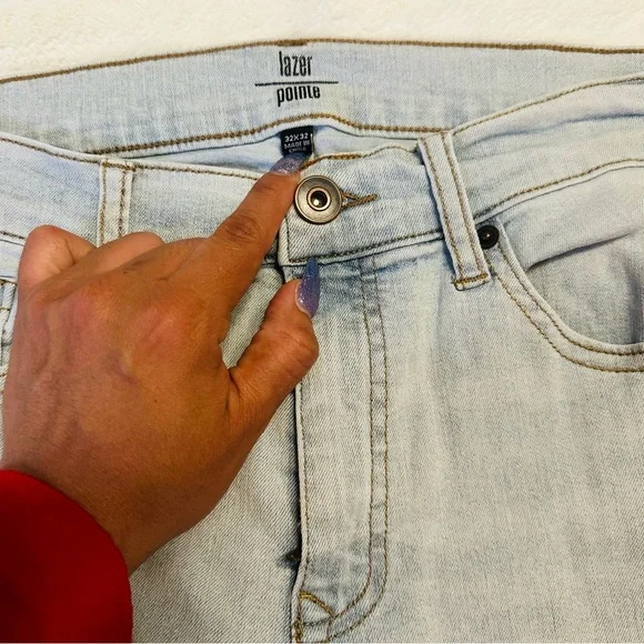 Lazer Pointe light wash men’s jeans